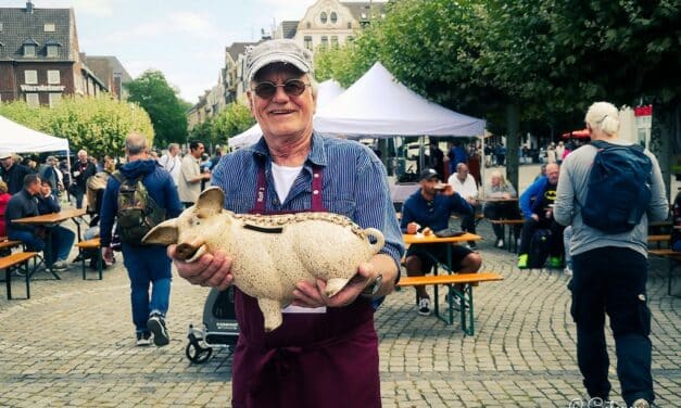 Armut überwinden – nicht verstecken: „Essen für Arme und Reiche“ auf dem Burgplatz