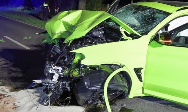 Zwei Tote und drei Schwerverletzte bei Unfall in Düsseldorf-Urdenbach