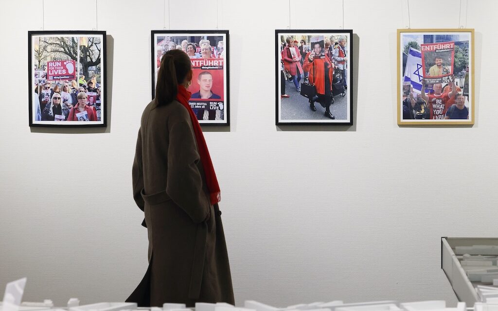 Ausstellung zur Fotodokumentation “Run for their lives” Düsseldorf von Eva Lindner