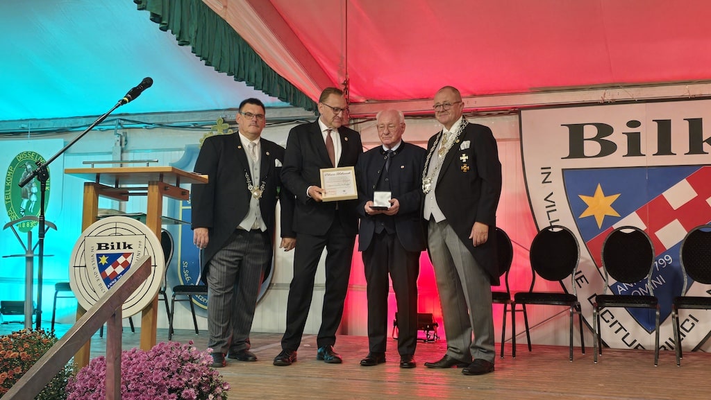 Verleihung der Jakob-Faasen-Plakette an Herrn Norbert Hüsson © St- Seb-SV Düsseldorf-Bilk e.V.