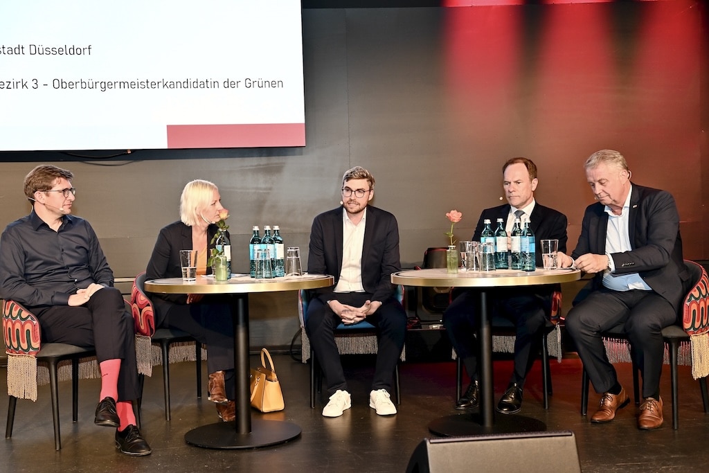 Die OB Kandidaten Keller Gelach, Zachel und Montanus bei der Podiumsdiskossion © Lokalbüro