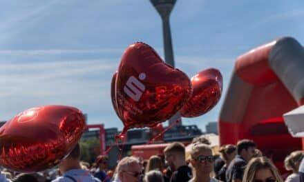 Düsseldorf feiert 200 Jahre Stadtsparkasse – ein buntes Wochenende am Rheinufer