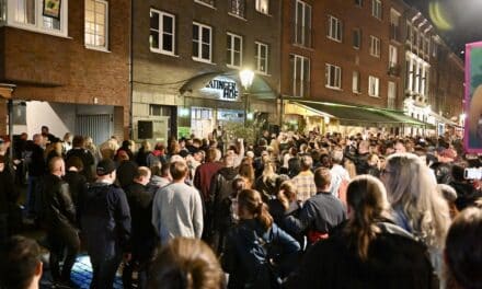 Die Toten Hosen kehren in den Ratinger Hof zurück – Konzert auch auf der Straße gefeiert