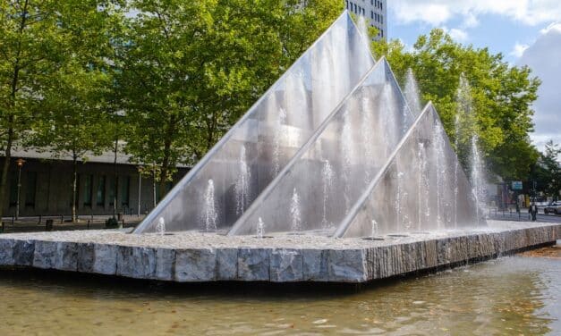 Restaurierung der Edelstahlsegel am Segelbrunnen abgeschlossen