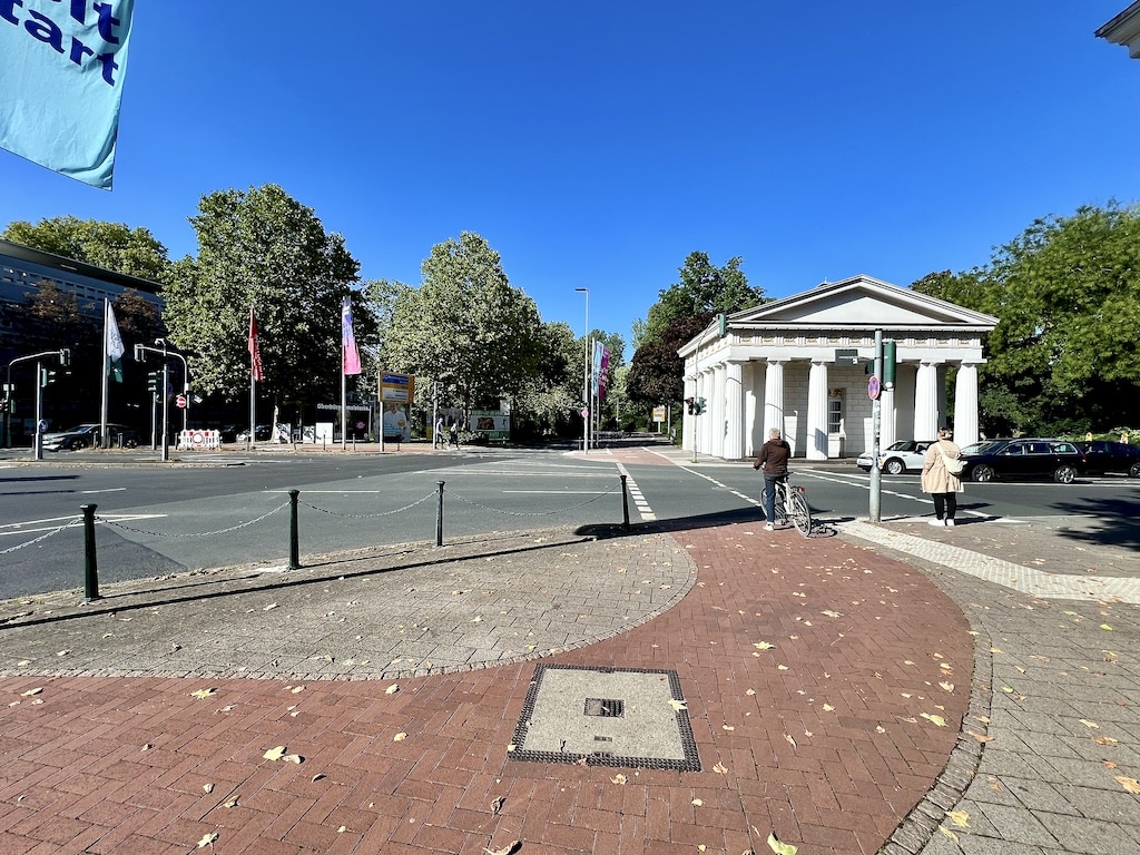 Heinrich-Heine-Allee Kreuzung Maximilian-Weyhe-Allee © Lokalbüro