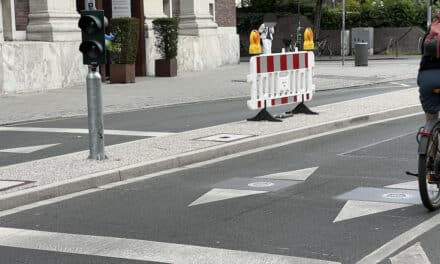 Beschädigte Hubpolleranlage an der Mühlenstraße: Wiederinbetriebnahme erst Ende des Jahres