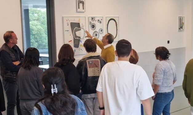 Feierliche Übergabe der Kunstwerke von Lorenzo Pompa an die Thomas-Edison-Realschule