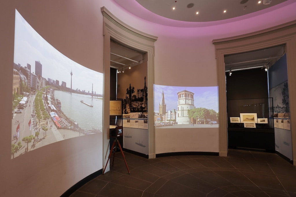 Zum Jubiläum der 1995 fertiggestellten Rheinuferpromenade stellt das SchifffahrtMuseum, Burgplatz 30, ab Samstag, 4. Oktober 2025, die Entwicklung des Düsseldorfer Rheinufers vom 16. Jahrhundert bis heute dar. © Landeshauptstadt Düsseldorf/ David Young