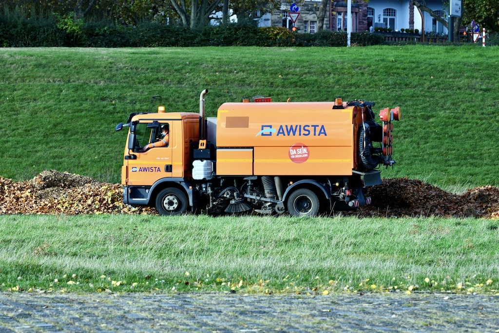 Laubeinsatz der AWISTA © Lokalbüro