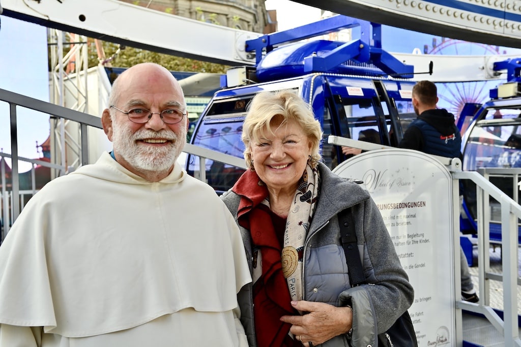 Pater Wolfgang und Inge Bruch © Lokalbüro