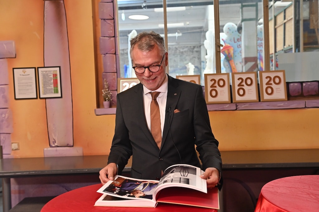 CC-Geschäftführer Uwe Willer bei der Vorstellung des Buches © Lokalbüro