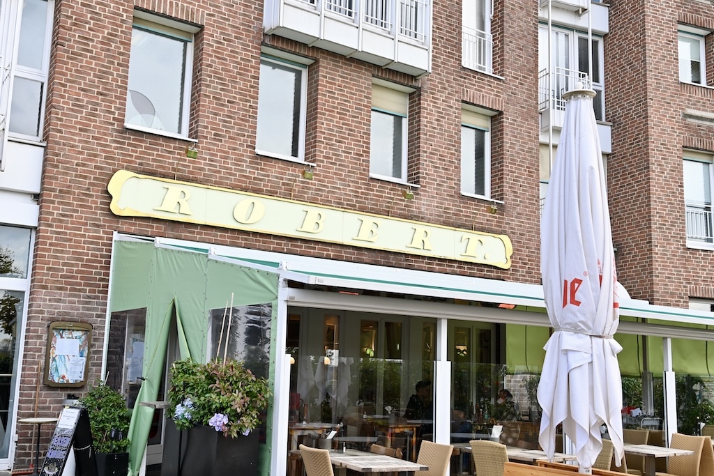 Das "Robert" an der Rheinpromenade © Lokalbüro