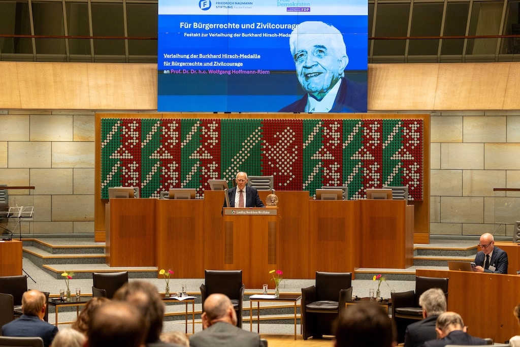 Verleihung der Burkhard Hirsch-Medaille © Wolfram Bölte.