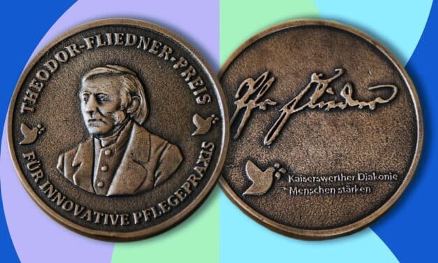 Die Theodor Fliedner Medaille wird verliehen