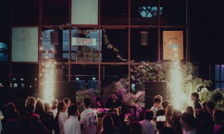 Herbst im RheinRiff: Beats, Beachvolleyball und Afterwork-Vibes