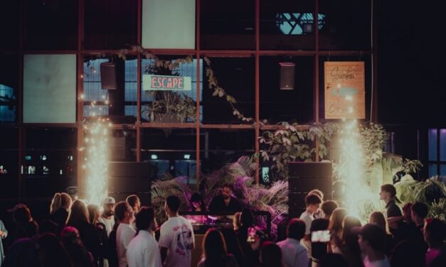 Herbst im RheinRiff: Beats, Beachvolleyball und Afterwork-Vibes