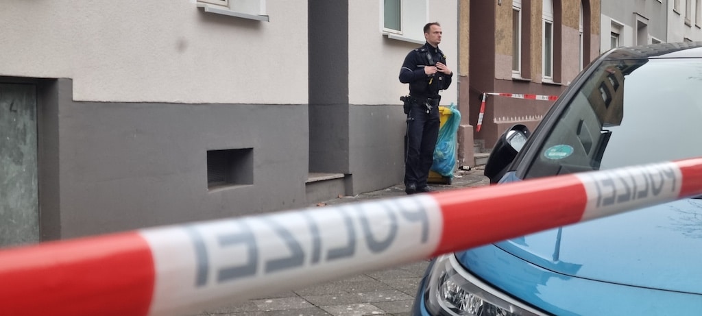 Die Polizei am Tatort in Düsseldorf. ©&nbsp;Patrick Schüller