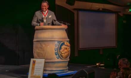 Glanzvoller Abend im Theater an der Kö: Oliver Wilmering erhält die Karl-Klinzing-Plakette 2025