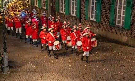 Tradition, Emotion und Frohsinn – Prinzengarde feiert Aufnahme- und Ehrenabend