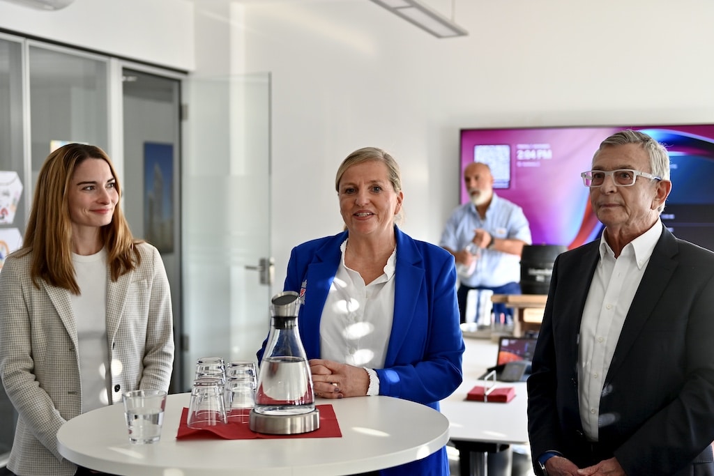 Christina Zimmermann Geschäftsleitung Schüßler-Plan GmbH, Präsidentin Ute Heierz‑Krings und Pressesprecher Hans-Peter Suchand © Lokalbüro