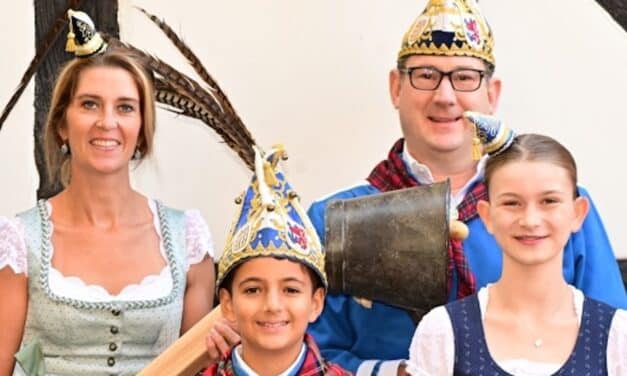 Junge und große Tonnenbauernpaare vorgestellt