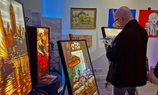 Kunst mit Licht und Klebeband – Erfolgreiches Eröffnungswochenende der Ausstellung