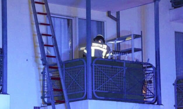 Balkonbrand in Mehrfamilienhaus an der Bublitzer Straße