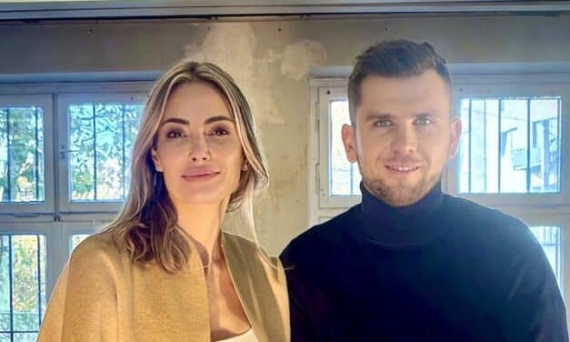 Premiere in Düsseldorf: „PODISSAGE“ bringt Podcast live auf die&nbsp;Bühne