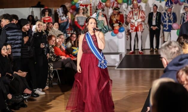 Prinzenpaar bringt Karneval in die Klassenzimmer