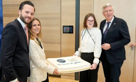 Sportstiftung NRW ehrt 129 Nachwuchsathletinnen und ‑athleten beim Captains Day auf der „boot“