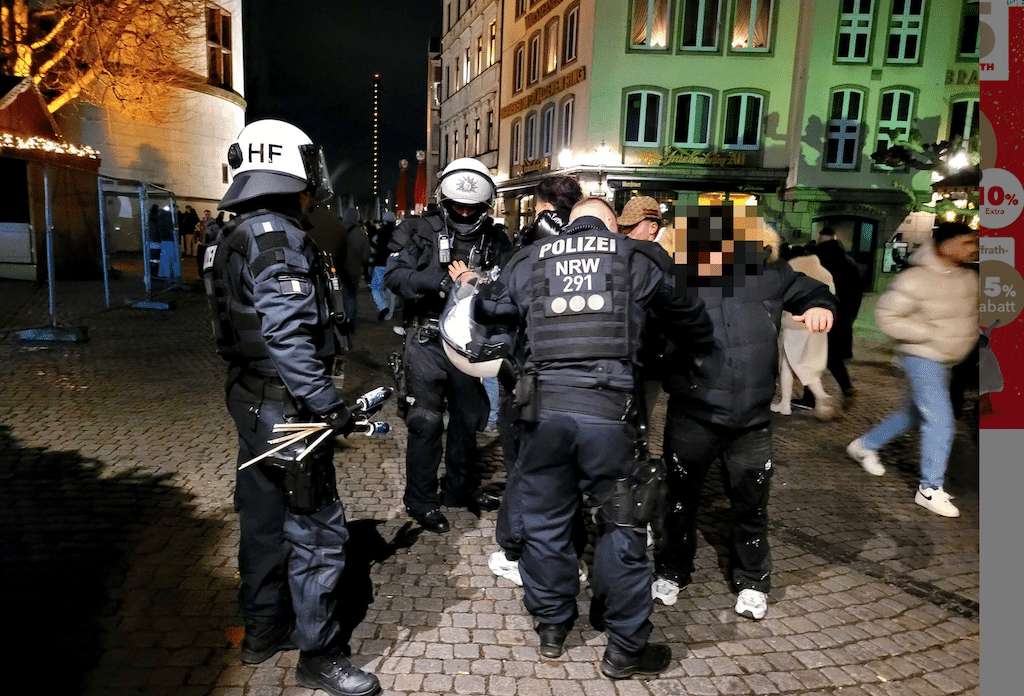 Polizei setzt das Feuerwerksverbot konsequent durch. © Ludwig Krause