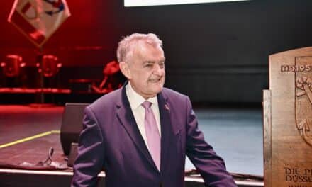 NRW-Innenminister Herbert Reul seit gestern Düsseldorfer Jong