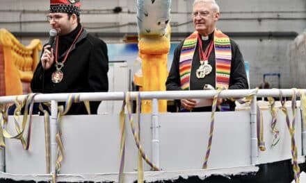 „Helau und Wagensegen: Narrencollegium startet fröhlich in die Karnevalssession 2026“