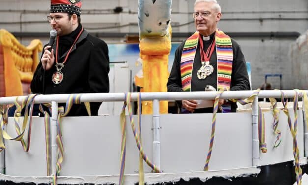 „Helau und Wagensegen: Narrencollegium startet fröhlich in die Karnevalssession 2026“