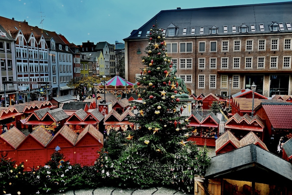 Weihnachtsmarkt am Rathaus © Lokalbüro