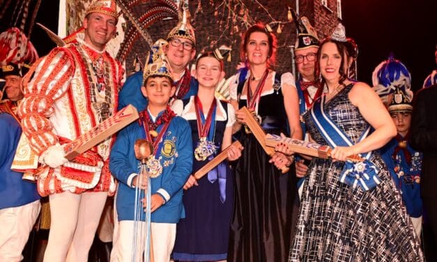 Gelungener Auftakt in die Session: Tonnengarde Niederkassel kürt ihre Tonnenbauern