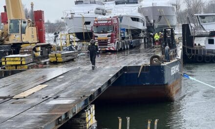 San Lorenzo SD90 und weitere Yachten erreichen Düsseldorf per Ponton