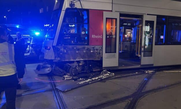Straßenbahnunfall auf der Grafenberger Allee – Verkehr inzwischen wieder aufgenommen
