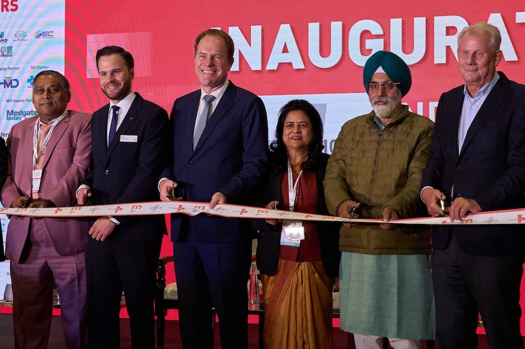 Oberbürgermeister Dr. Stephan Keller führt eine Wirtschaftsdelegation der Landeshauptstadt Düsseldorf in Kooperation mit der Messe Düsseldorf, der IHK und dem IKD an. Gemeinsam geht es nach Delhi und Bengaluru © Landeshauptstadt Düsseldorf