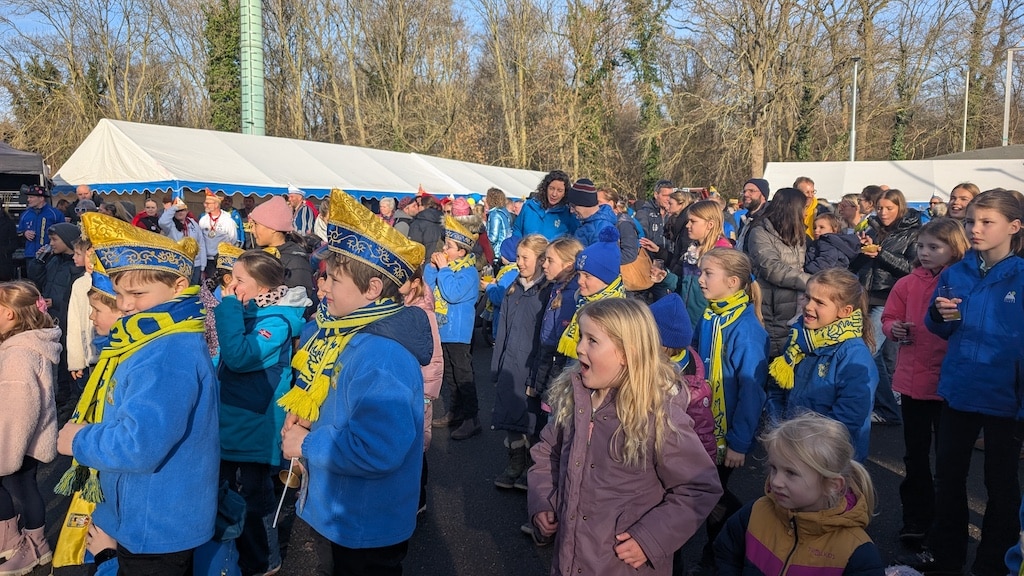 Angermunder Biwak mit strahlendem Sonnenschein © Gabriele Schreckenberg Angermunder Biwak mit strahlendem Sonnenschein © Gabriele Schreckenberg