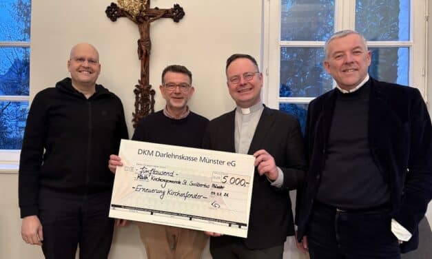 Neue Glasfenster in der Basilika Kaiserswerth