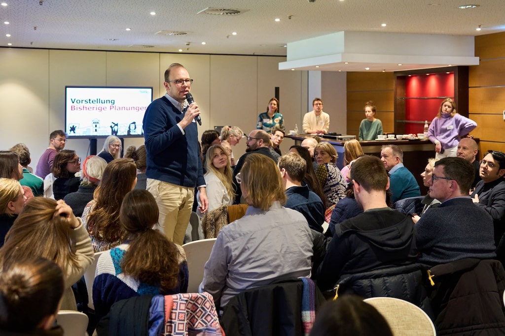 In Vorbereitung zum Festival fanden Workshops mit den teilnehmenden Häusern statt – so auch diese Woche. Ideen wurden geteilt, weiterentwickelt und neue Kooperationen angestoßen © Landeshauptstadt Düsseldorf/Claus Langer