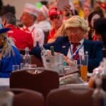 Kirmesflair im Rheinlandsaal: Prinzengarde feiert farbenfrohe Kostümsitzung