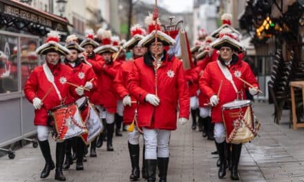 Marktplatz stand ganz im Zeichen der Garden: Prinzengarde feierte traditionsreiches Biwak