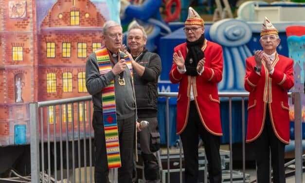 Richtfest gibt ersten Einblick in Düsseldorfer Rosenmontagswagen