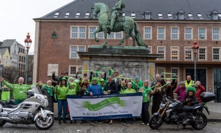 Grün verbindet: Starkes Zeichen zum Tag der Kinder- und Jugendhospizarbeit in Düsseldorf