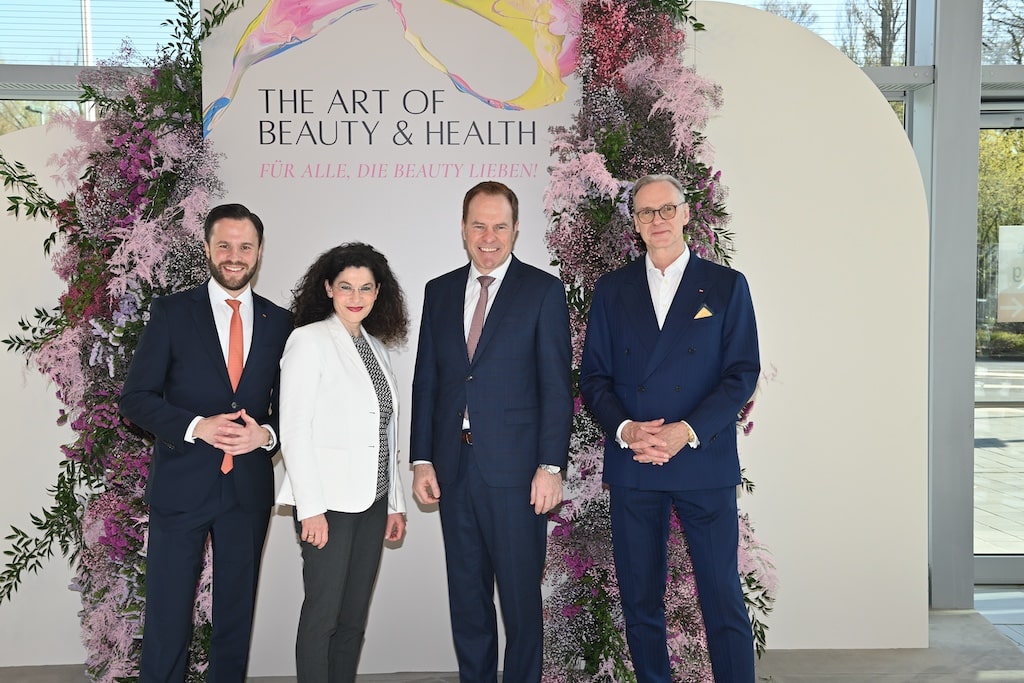 Eröffnung 2025 Marius Berlemann, Tina Müller (CEO Weleda AG), Oberbürgermeister Dr. Stephan Keller und Wolfram N. Diener © Lokalbüro