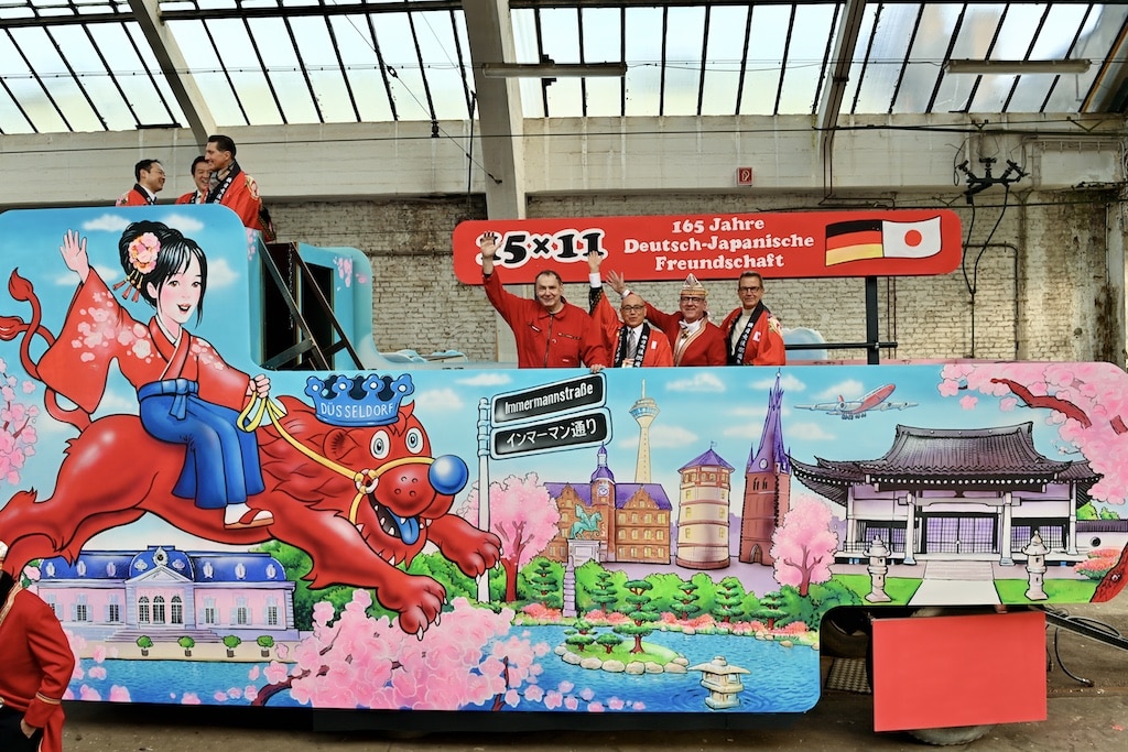 Jacques Tilly, Generalkonsul Yoshitaka Tsunoda, CC-Präsident Lothar Hörning und Bürgermeister Josef Hinkel © Lokalbüro