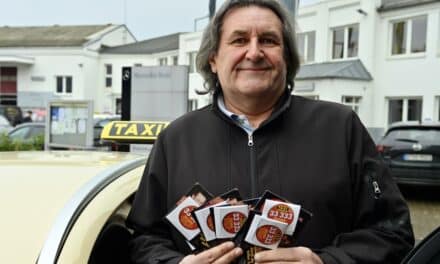 Taxifahrer verteilen Kondome: Präventionsaktion zum Karneval in Düsseldorf