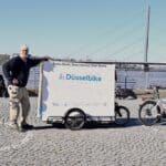 Namenssuche für „Düsselbike“: Dirk Schmit wirbt am Mittwoch auf dem Burgplatz